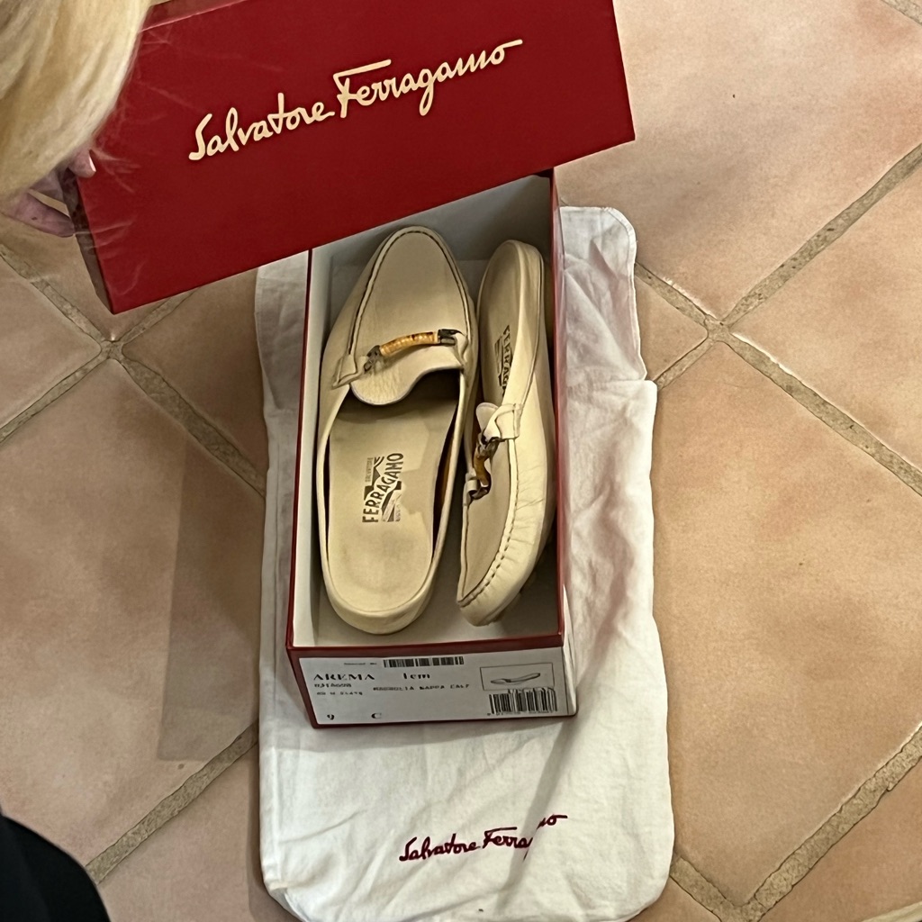 Salvatore Ferragamo Leather Mule Flats- Cream- Vintage- With Box And Duster